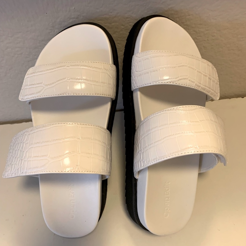 Finley Croc embossed platform sandal